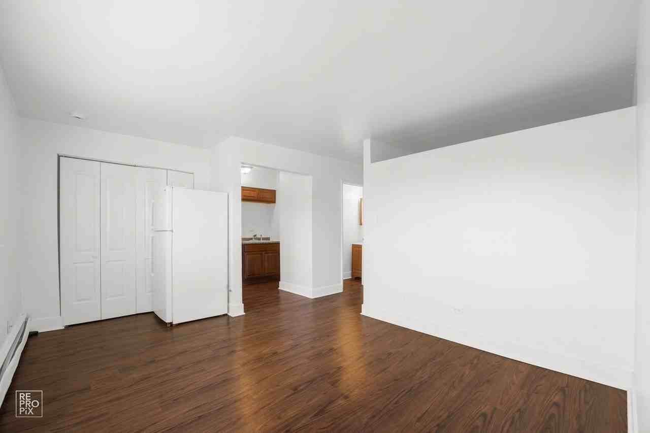 1426 S Cicero Ave #304 - Photo 4 of 11
