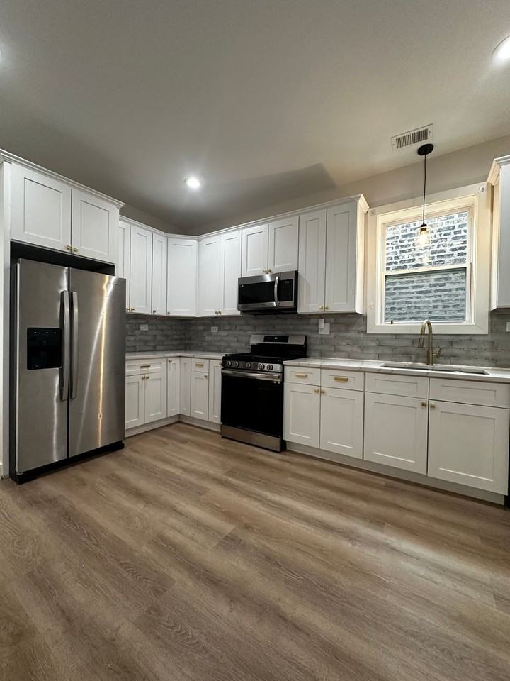 2812 S Pulaski Rd #1 - Photo 4 of 18