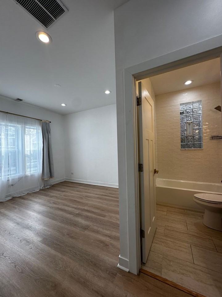 2812 S Pulaski Rd #1 - Photo 7 of 18