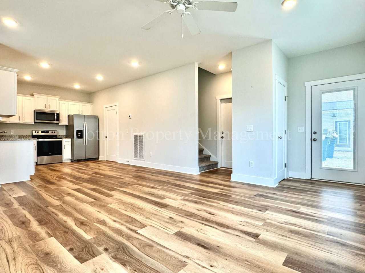 2852 Worth Dr #D - Photo 7 of 33