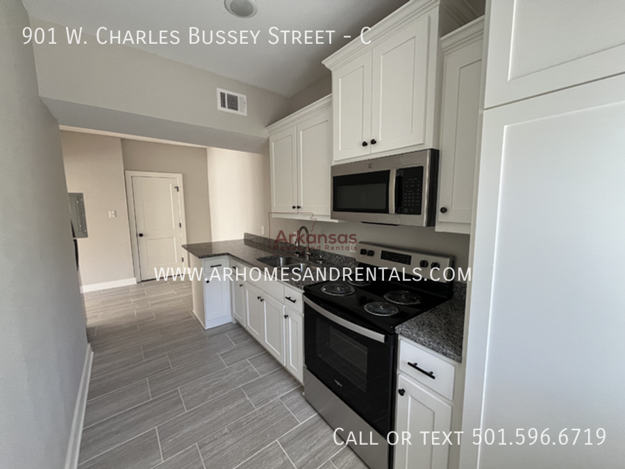 901 W Charles Bussey Ave #C - Photo 4 of 26