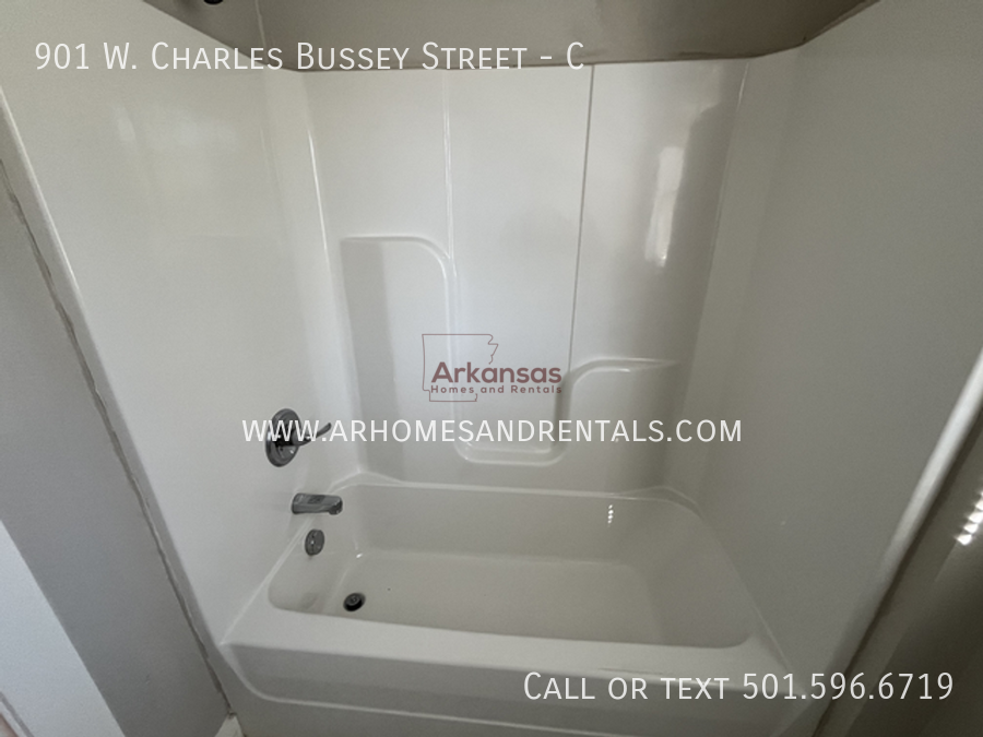 901 W Charles Bussey Ave #C - Photo 6 of 26