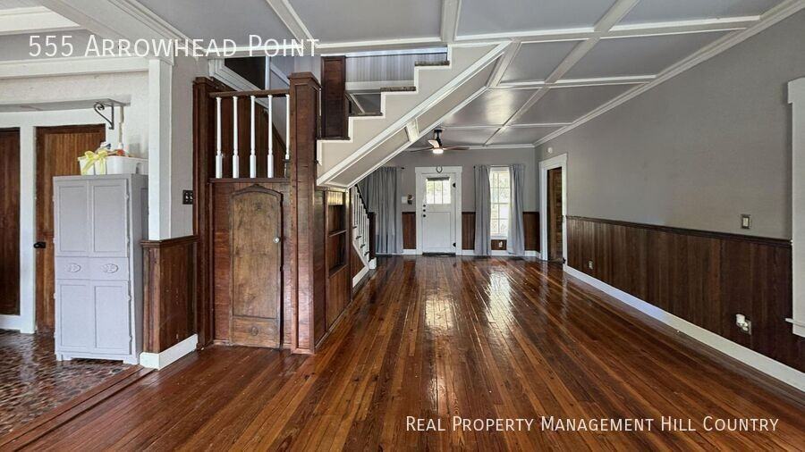 555 Arrowhead Pt - Photo 5 of 19