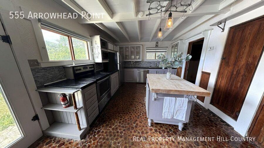 555 Arrowhead Pt - Photo 6 of 19