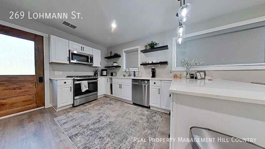 269 Lohmann St - Photo 6 of 10
