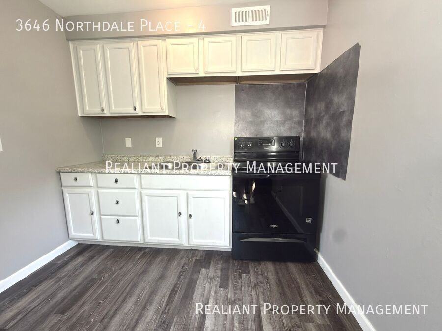 3646 Northdale Pl #4 - Photo 4 of 10