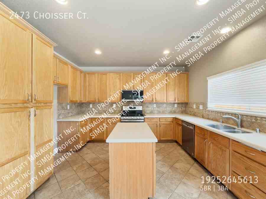 2473 Choisser Ct - Photo 5 of 50