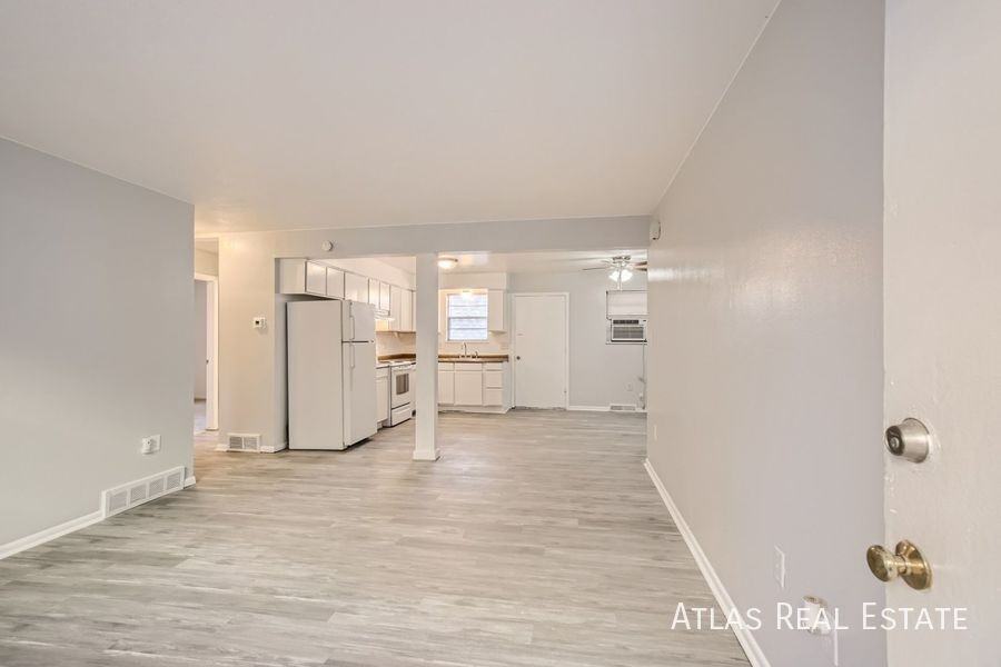 331 N Columbine St #D - Photo 2 of 12