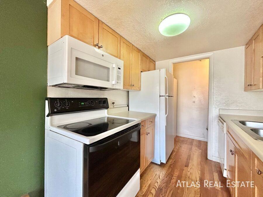 200 N Pearl St #206 - Photo 3 of 14