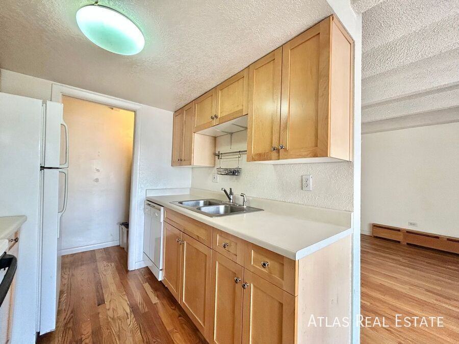200 N Pearl St #206 - Photo 4 of 14