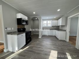 featured image of 6 Woodman Ave #1