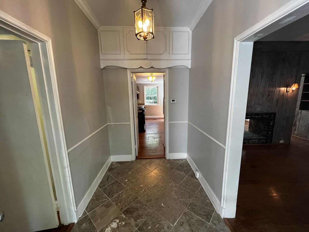 1022 Henderson St - Photo 2 of 16