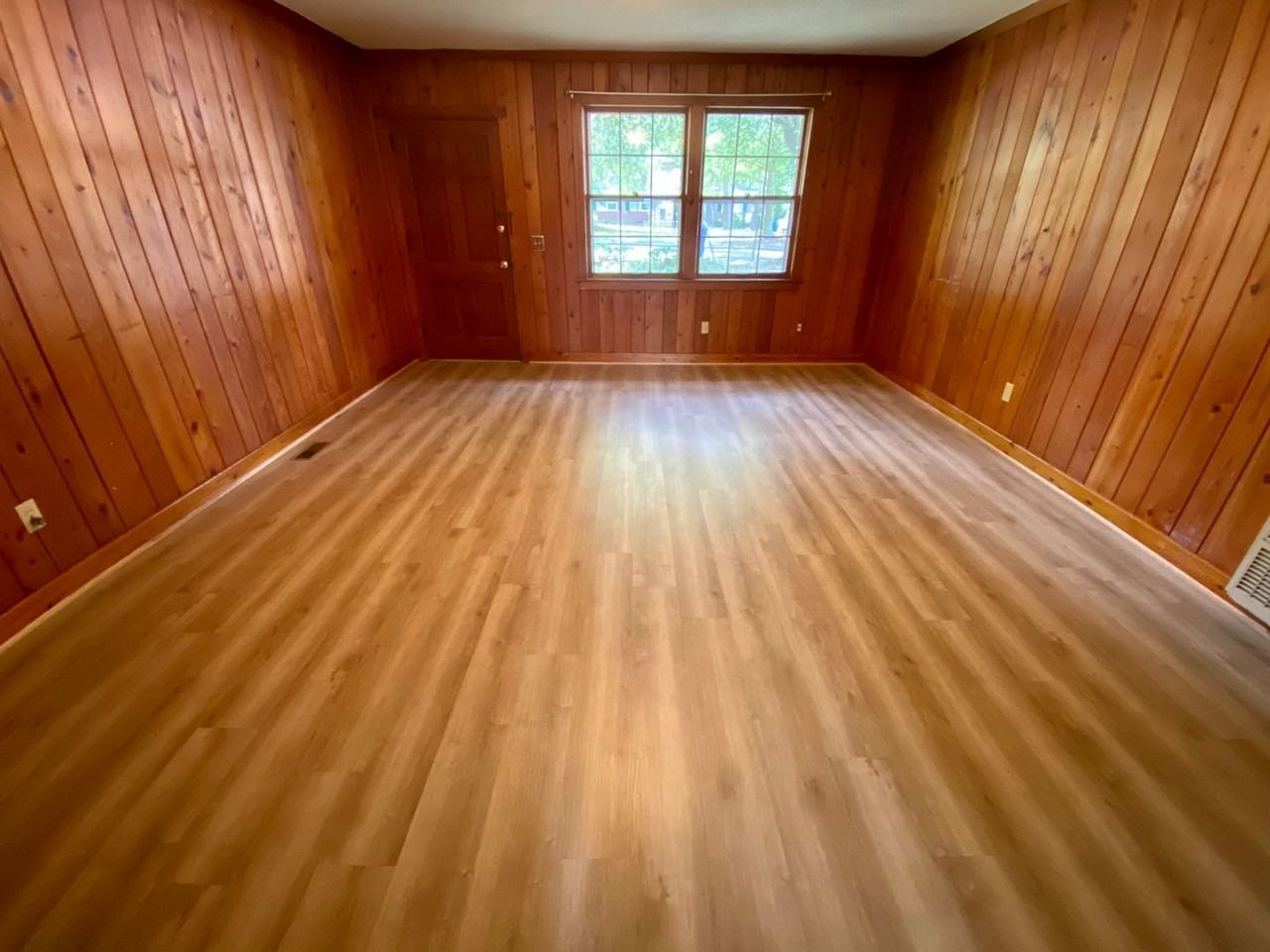 1564 Lonsford Dr - Photo 3 of 17
