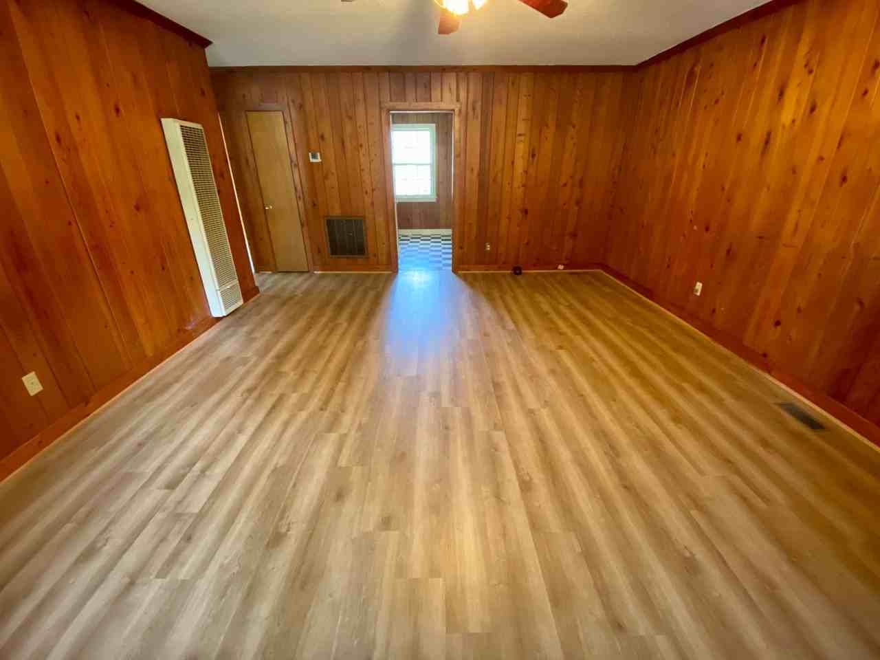 1564 Lonsford Dr - Photo 4 of 17
