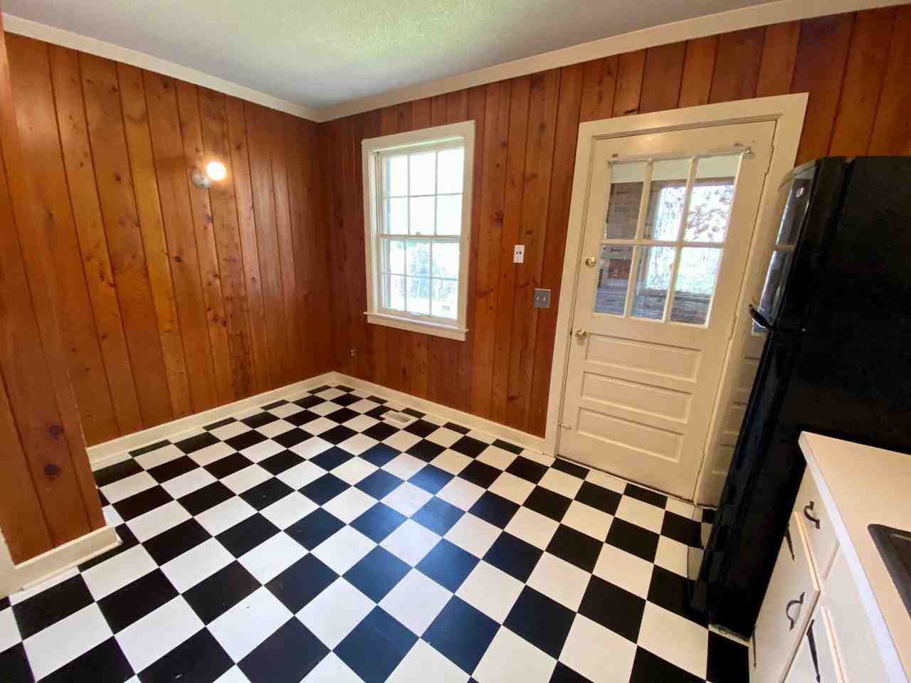 1564 Lonsford Dr - Photo 6 of 17