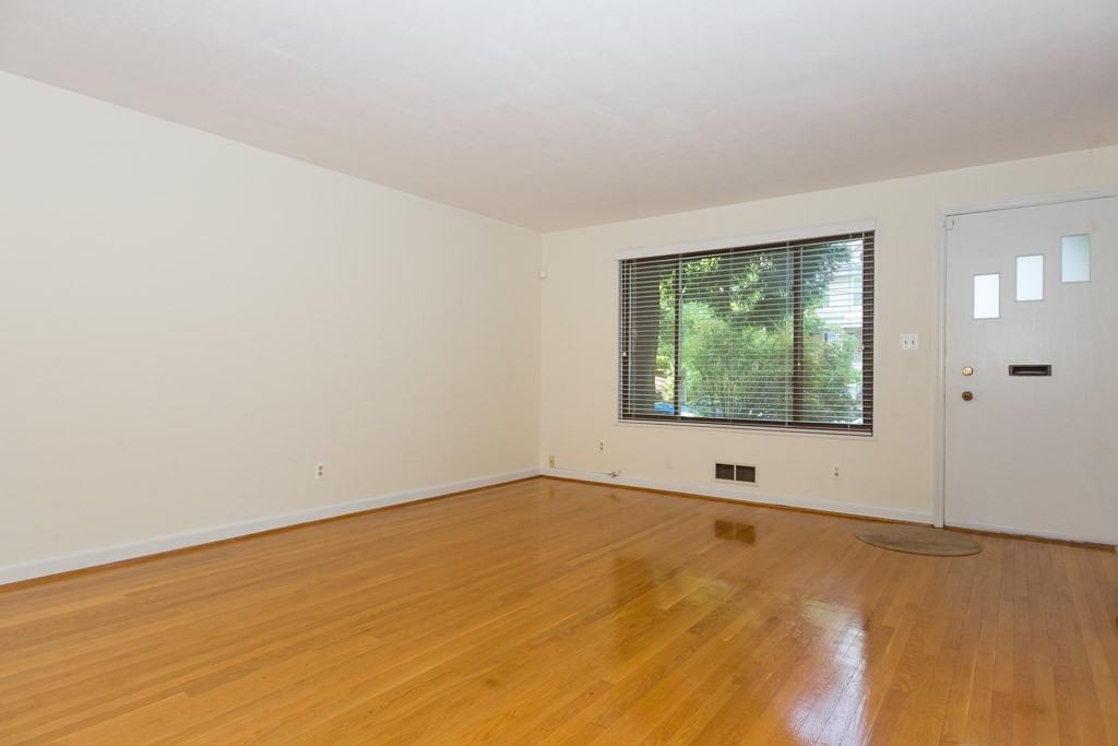 3628 Jenifer St Nw - Photo 4 of 24