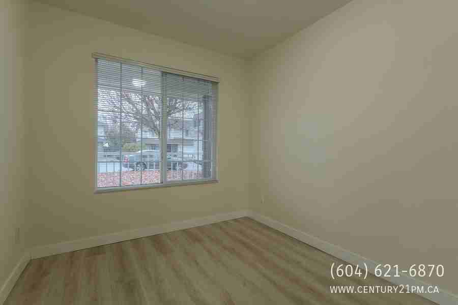 34660 6th Ave #MAIN - Photo 4 of 29