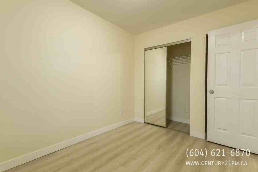 34660 6th Ave #MAIN - Photo 5 of 29