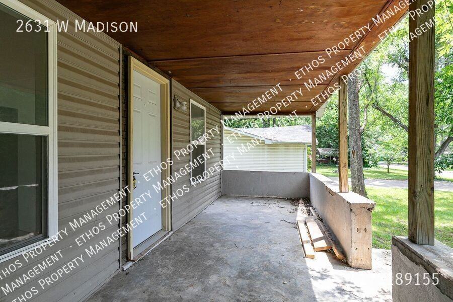 2631 W Madison St - Photo 2 of 12