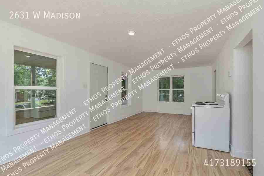 2631 W Madison St - Photo 4 of 12