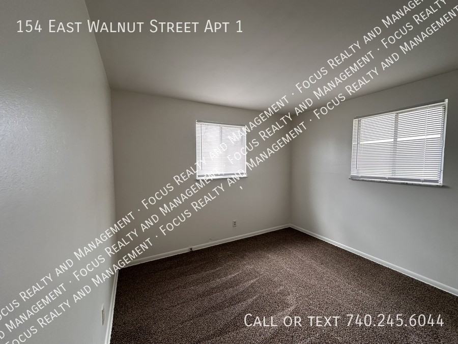 154 E Walnut St Apt 1 - Photo 5 of 7