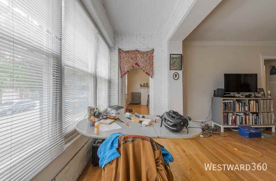 1406 W Farragut Ave #1 - Photo 6 of 15