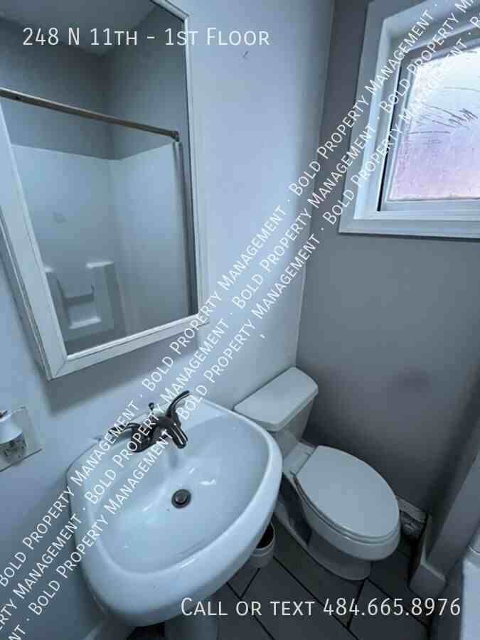 248 N 11th St #1stFL - Photo 4 of 7