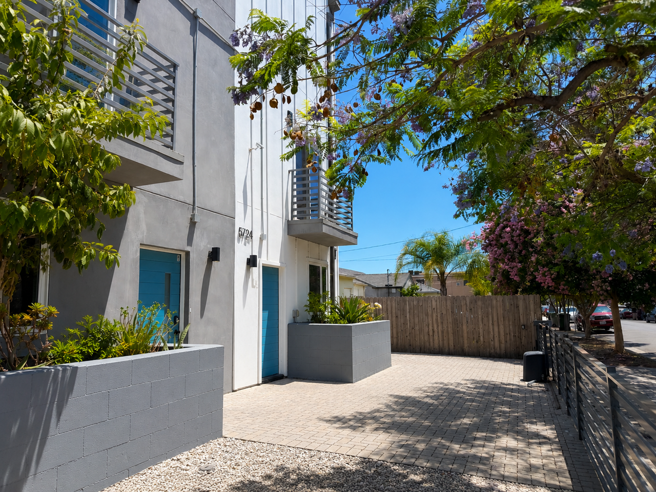 Case Townhomes - Photo 2 of 12