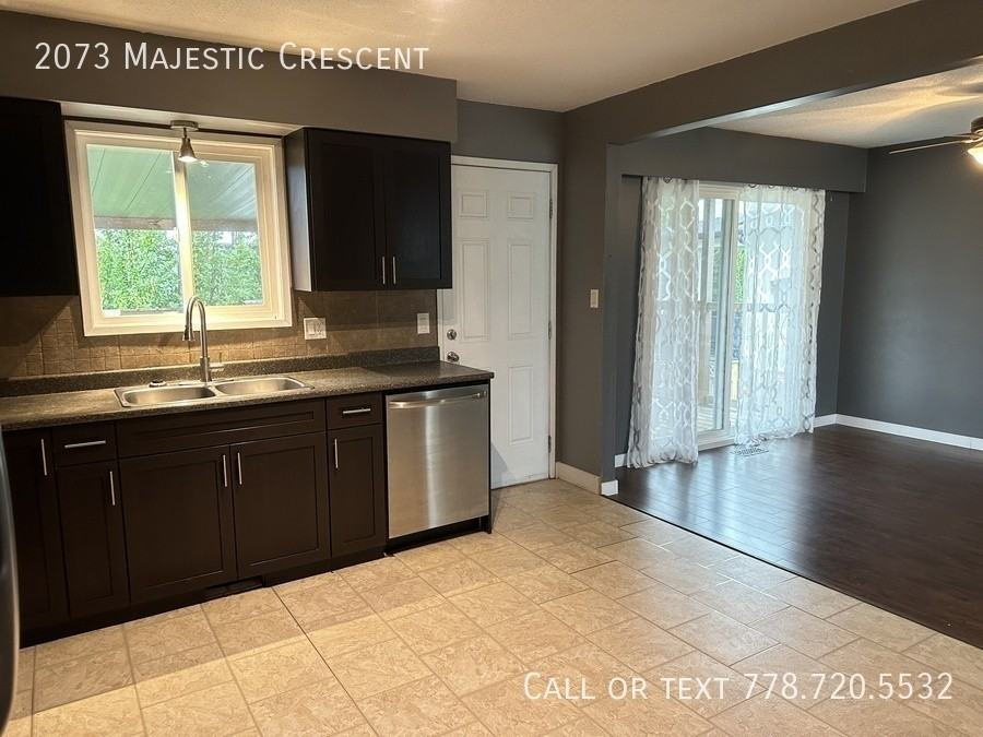 2073 Majestic Cres - Photo 4 of 31