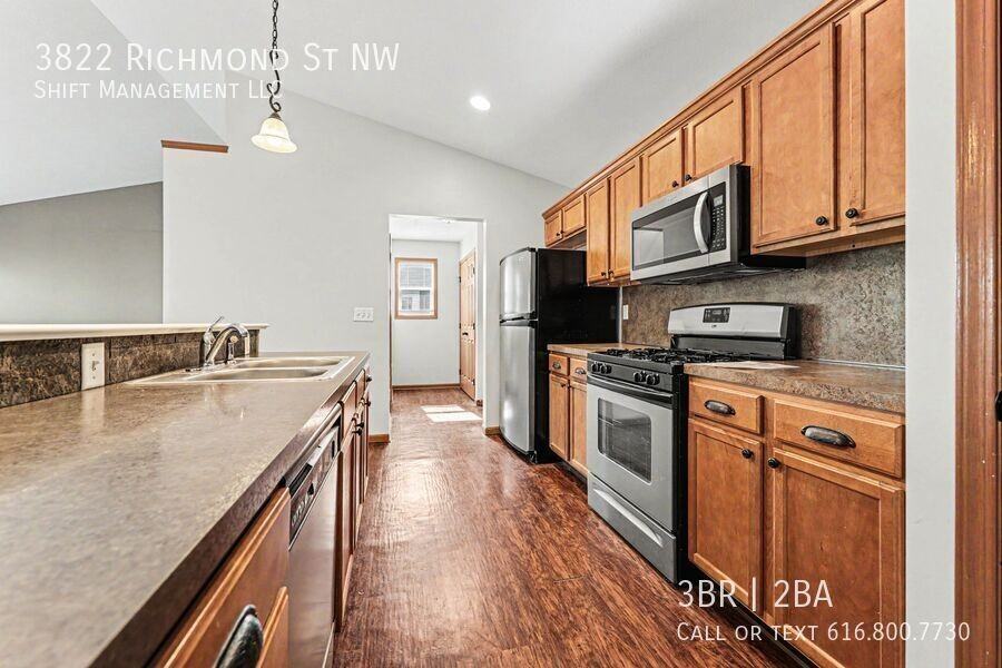 3822 Richmond St Nw - Photo 5 of 17