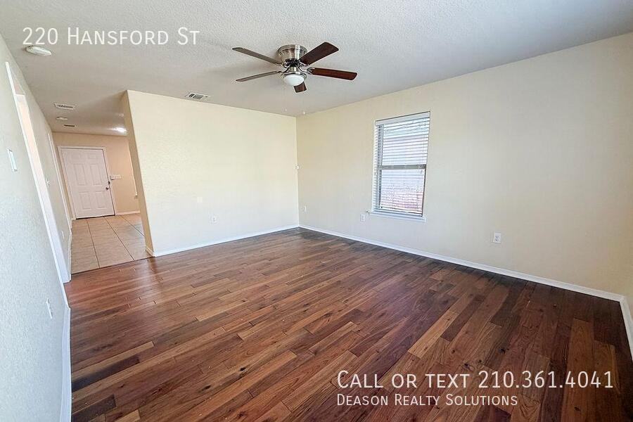 220 Hansford St - Photo 5 of 34