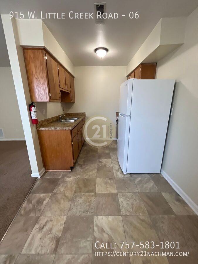 915 W Little Creek Rd #06 - Photo 5 of 12