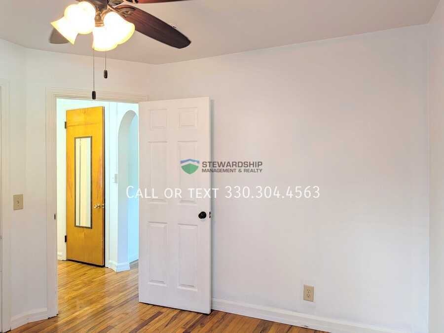 1512 Forest Ave Se - Photo 5 of 17