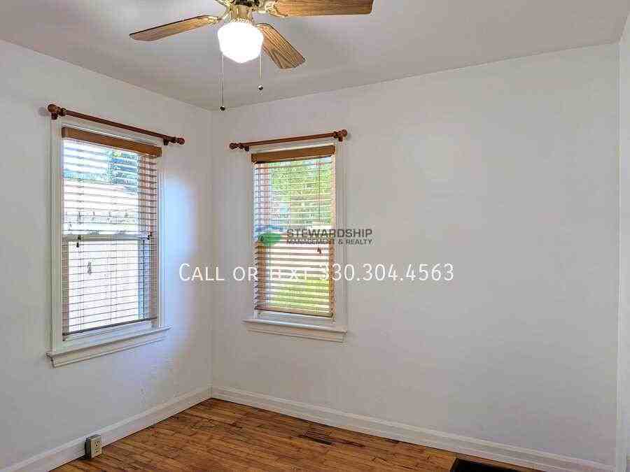 1512 Forest Ave Se - Photo 6 of 17