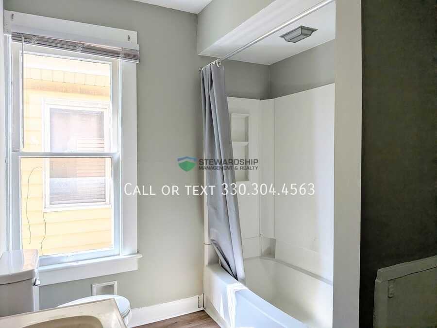 41 6th St Se - Photo 5 of 13