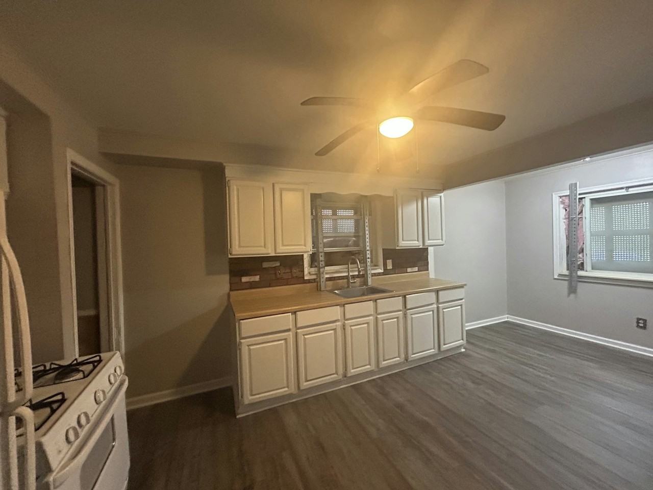 16121 Salem - Photo 2 of 23