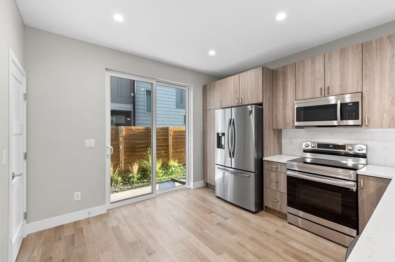 4270 13th Ave - Photo 5 of 46