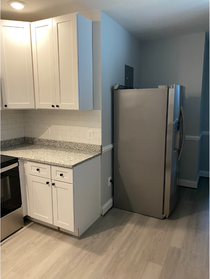 146 North East Avenue-C Available $850 #C - Photo 3 of 31