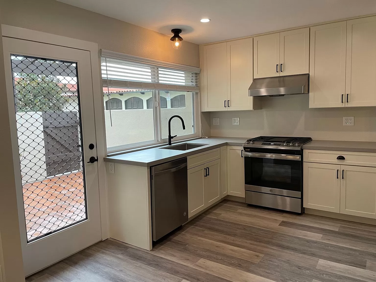 11918 Rancho Bernardo Road - Photo 5 of 5