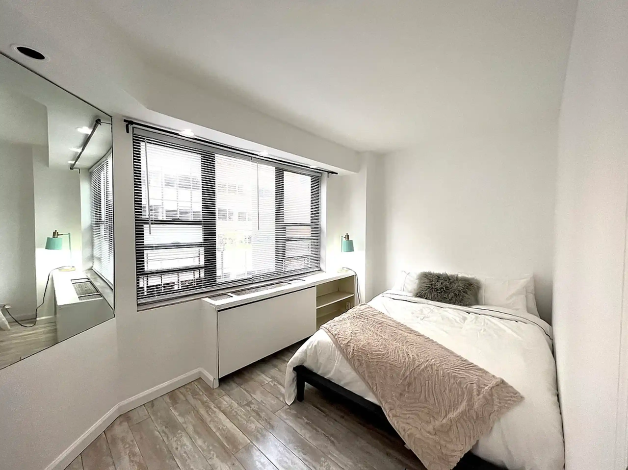 210 East 47th Street - Photo 4 of 4