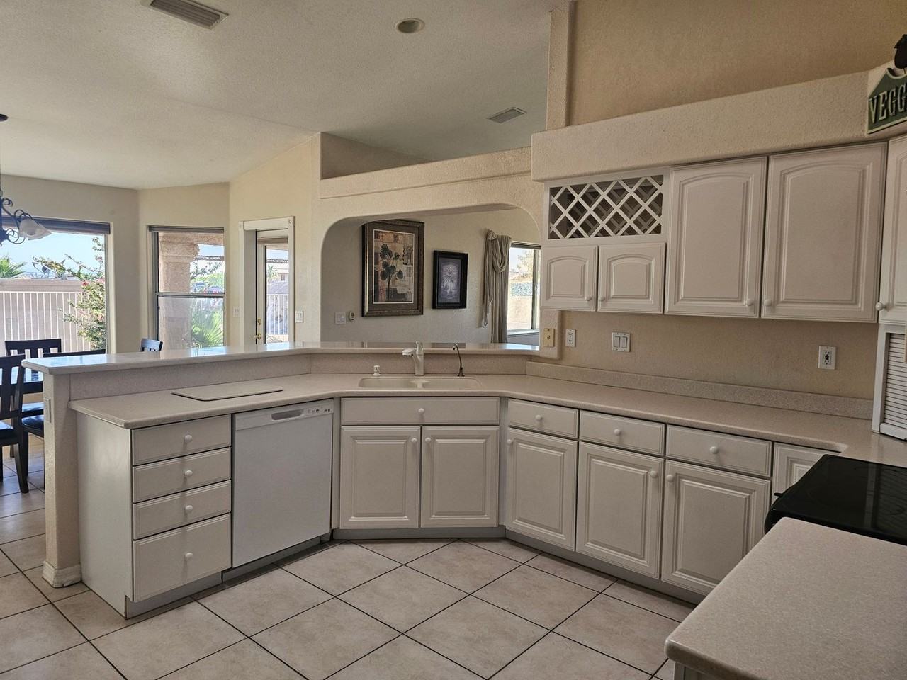 705 Armour Dr - Photo 7 of 29