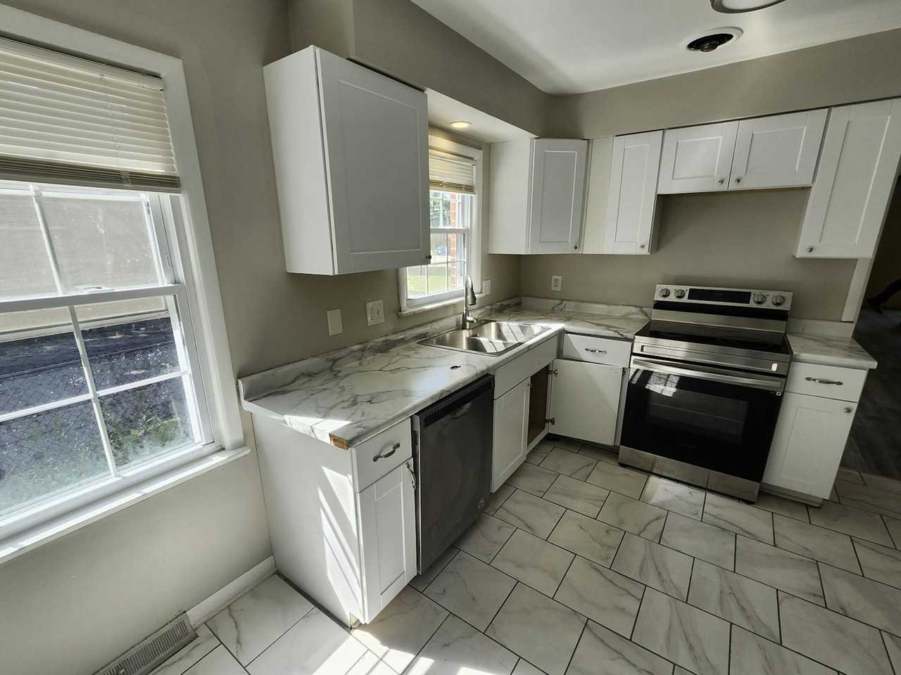 18314 Chagrin Blvd, Unit 1 - Photo 5 of 19