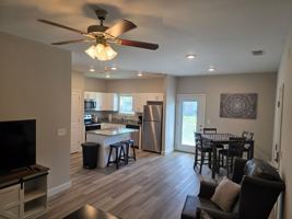 featured image of 2252 Hickory St