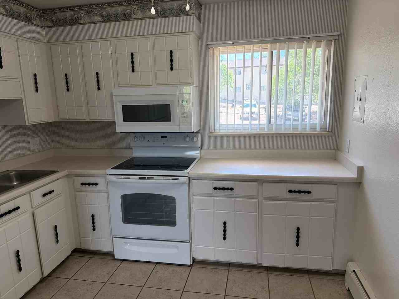 1447 Nokomis Dr #3 - Photo 2 of 15
