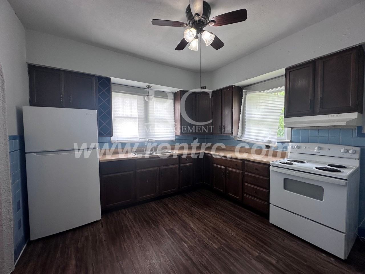 917 E Seminary St - Photo 2 of 13