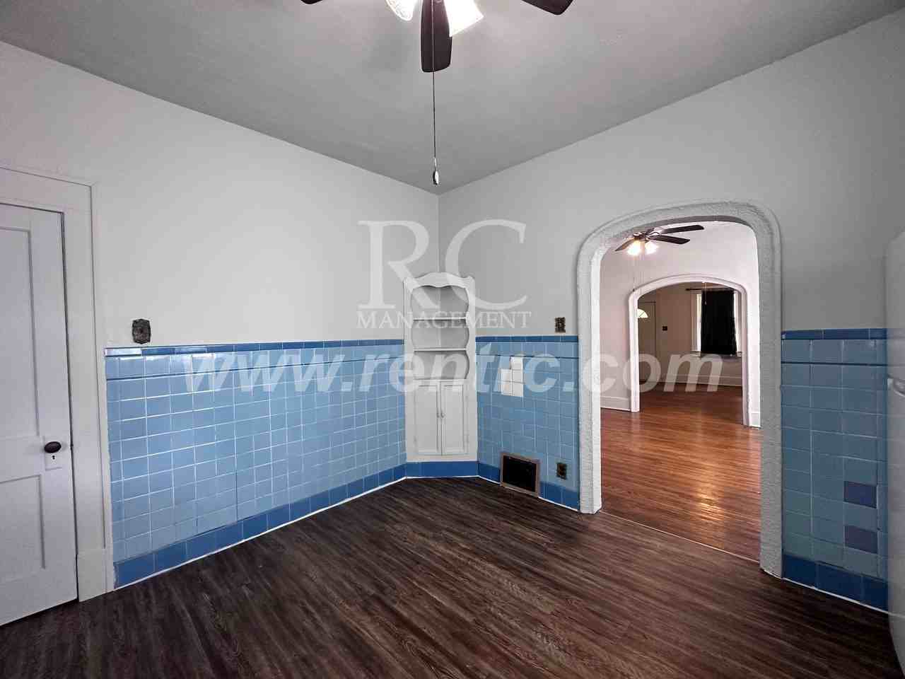 917 E Seminary St - Photo 3 of 13