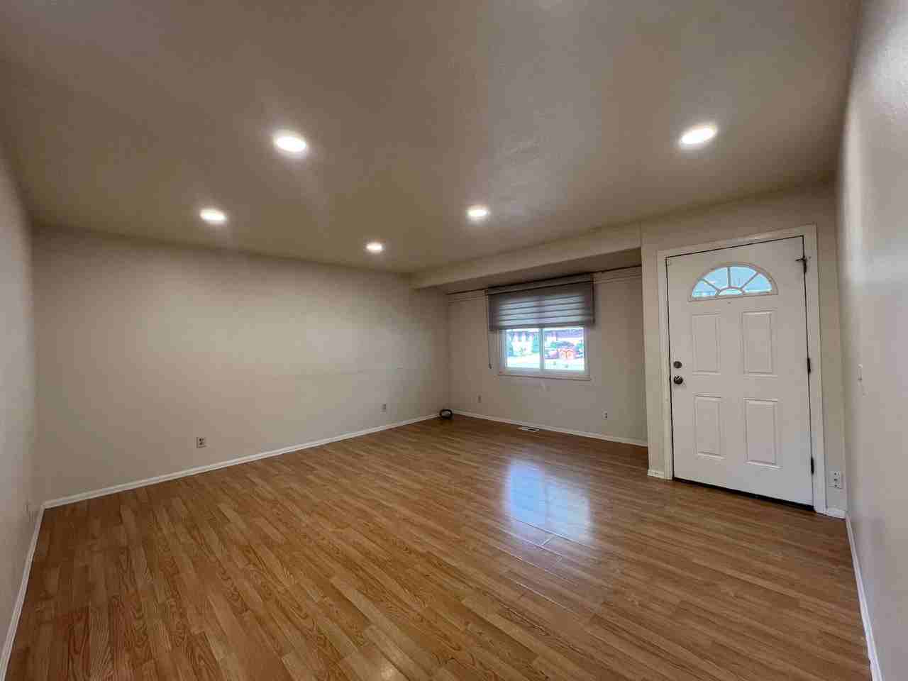 13071 Irving Ct - Photo 4 of 22