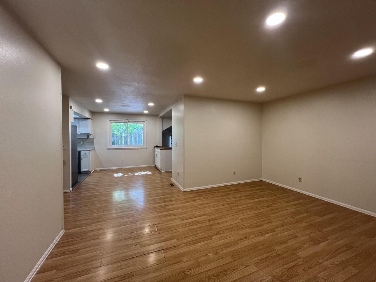 13071 Irving Ct - Photo 5 of 22
