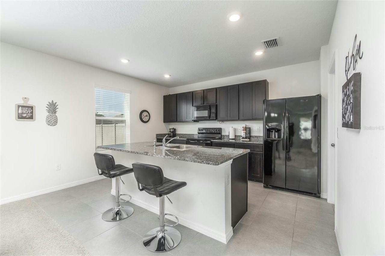 10008 Jadite Pl - Photo 3 of 22