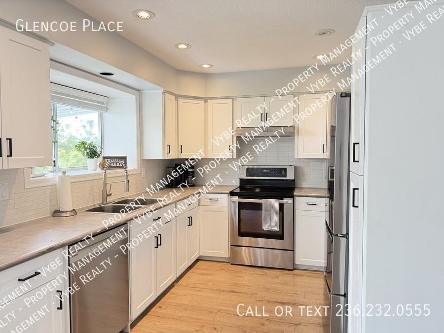 2937 Glencoe Pl - Photo 3 of 37